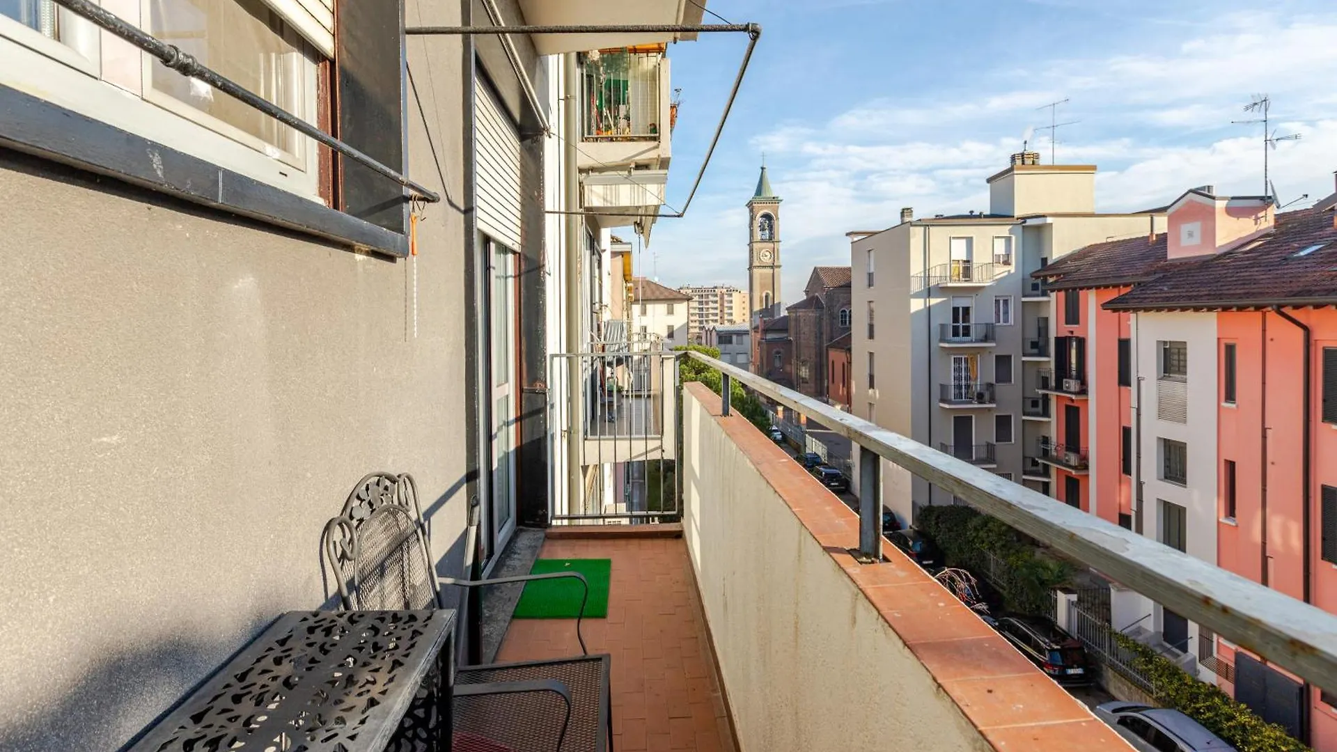 Modern Apartment Near Rogoredo Milán